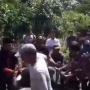Bantu Polisi Angkut Motor Milik Maling yang Tertangkap, Aksi Warga Ini Bikin Publik Puas
