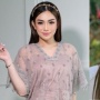 Sama-Sama Dijodohkan dengan Raja Mangkunegaran, Pendidikan Celine Evangelista Kebanting Cinta Laura