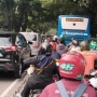 Waduh! Imbas Sopir Truk Diduga Meleng, Jalan Panjang Kebon Jeruk Sempat Macet Parah