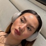 Bakal Dilangkahi Aaliyah Massaid, Zahwa Massaid Pamer Pose dengan Outfit Terbuka