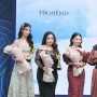 Kompak Dapat Penghargaan dari Liliana Tanoe, Beda Penampilan Aurel Hermansyah dan Sabrina Chairunnisa Disorot