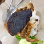 Ayam Bebek Cokro: Sensasi Makan Bebek Bumbu Madura Hitam Lezat di Kota Jambi