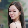 Tak Cukup Mencuci Muka, Hyeri Ungkap Rahasia Kulit Sehatnya