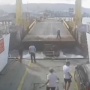 Hendak Menyeberang ke Dermaga, Sopir Pick Up Ini Nyaris Hanyut di Pelabuhan Banyuwangi