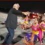 Beda dari Yang Lain, PM Timor Leste Ini Malah Ikut Menari Saat Disambut di Landasan