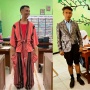 Viral Guru SMK di Bantul Berpakaian Nyentrik Saat Mengajar, Ternyata Pakai Baju Hasil Karya Anak Didiknya!