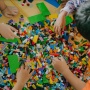 Ajak Anak Main Lego Bisa Sekaligus Ajarkan Cara Berpikir Kritis dan Kreatif