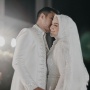 Foto Bareng Dua Anak, Melody Prima Isyaratkan Kehamilan Ketiga: Satunya Lagi di Perut