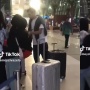 Momen 'Fans Cegil' Serbu Nathan Tjoe-A-On di Bandara, Thom Haye Malah Dicuekin