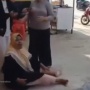 Tinggalkan Kunci di Motor, Emak-emak Ini Tantrum Hebat Kehilangan Kendaraannya