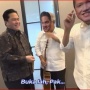 Momen Erick Thohir Dicium Topeng Bergambar Dirinya Sendiri : Mau Nangis Saya