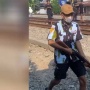Viral Warga Tawuran Bawa Senapan-Pakai Baju Ormas di Tembung