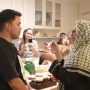 Momen Reza Artamevia Berikan Potongan Kue Ulang Tahunnya ke Thariq Halilintar: Buat Calon Mantu