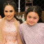 Gaya Cantik Amora Lemos di Pengajian Aurel Hermansyah Jelang Haji, Tasnya Gak Kaleng-Kaleng