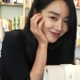 Anti-Monoton! 4 Ide Mix and Match Outfit Warna Hitam ala Shin Hye Sun yang Wajib Disontek