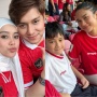 Lebih Mahal dari Tiket VIP? Adu Mewah Tas Branded Selebriti di Laga Indonesia vs Irak: Dari Ashanty Hingga Lesti Kejora