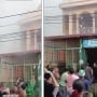 Momen Warga Padamkan Kebakaran dengan Air Kemasan, Warganet: Yang Penting Yakin