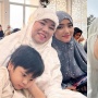 Cantik Bersahaja, Intip Adu Gaya Fuji dan Aaliyah Massaid Saat Kenakan Busana Putih di Hari Raya Idul Adha