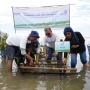 Garda Oto Libatkan Pelanggan Tanam Bibit Mangrove Jaga Ekosistem Wilayah Pesisir