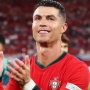 Ngeri! Detik-detik Cristiano Ronaldo Nyaris Ditendang Fans Viral, Netizen: Mau Foto Sambil Salto!