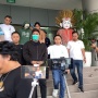 Kedua Tangan Diborgol, Virgoun Tetap Santai Diperiksa Kasus Narkoba
