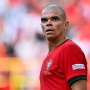 Roberto Martinez Sebut Pepe Contoh Pesepak Bola Profesional Sejati
