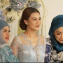 Kelihatan Kontras, Angelina Sondakh Pakai Seragam Keluarga Adjie Massaid di Lamaran Aaliyah: Justru Reza yang Beda?