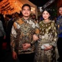 Hadiri Pesta Bersama Suami, Erina Gudono Tampil Mewah Pakai Busana dari Kain Ulos!