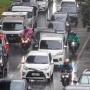 Hujan Turun, Begini Cara Cerdas Jaga Keselamatan di Balik Kemudi!