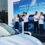 Pendiri BYD Serahkan 1000 Mobil ke Konsumen Pertama Indonesia