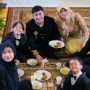 Ucapan Terima Kasih Irfan Hakim ke Istri Curi Perhatian: Jangan Lelah Bergandengan Tangan Sayang
