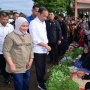 Blusukan ke Pasar Bulukumba, Iriana Jokowi Pakai Sepatu Mewah Harga Nyaris Rp 10 Juta
