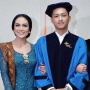Wisuda Didampingi Ashanty dan Kris Dayanti, Azriel Hermansyah Terharu: Love You Mimi dan Bunda