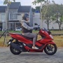 Ibu Hamil Terpaksa Berkendara Naik Motor? Ini Tips yang Wajib Diketahui