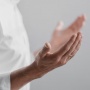 Bacaan Doa untuk Ayah yang Sudah Meninggal Dilengkapi dengan Arti