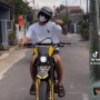 Beda Adab Naik Motor Denny Caknan dan Gilga Sahid: Duh, Sama-Sama Bisa Kena Pasal?