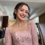 Aura Sarah Menzel Foto Pakai Baju Pengantin Jadi Sorotan: Beda sama Istri Haji 2 Bulan