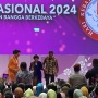 Momen Manis Jokowi Gandeng Iriana di Perayaan Hari Kebaya Nasional