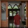 Doa Masuk dan Keluar Masjid dan Adab yang Perlu Diperhatikan