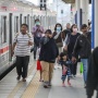 Kantong Kelas Menengah RI Kian Tipis, Harga Tiket KRL Mau Naik?