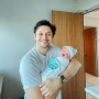 Posting Foto Gendong Anak Kedua, Andrew Andika Dicap Pencitraan