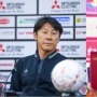 Shin Tae Yong dan Kim Sang Sik Bakal Adu Taktik, Media Vietnam Ketar-ketir?