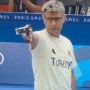 "Ada Badai di Dalam", Kisah Dibalik Gaya Penembak Viral Turki yang Super Santai Tangan di Saku