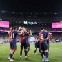 Derbi El Clasico Real Madrid vs Barcelona: Blaugrana Kenakan Jersi Coldplay