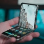 iPhone Lipat Meluncur 2026, Desain Mirip Galaxy Flip