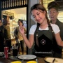 Sedia Menu Halal dan Nonhalal, Segini Harga Makanan di Restoran Mertua Jennifer Coppen