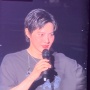 Akui Suaranya Tak Prima, Momen Suho EXO Turun Panggung Sapa Fans Sukses Bikin Histeris