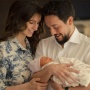 Putri Iman Lahir, Putra Mahkota Hussein dari Yordania Gendong Sang Putri Layaknya Pangeran William Saat Pulang dari RS