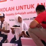 Sepatu untuk Anak Bangsa, Alfamart Berbagi Sepatu Sekolah pada Ratusan Anak di Lombok dan Bima