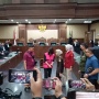 Nangis Histeris Saksikan Anaknya Jalani Vonis, Hakim Usir Ibunda Crazy Rich Helena Lim: Ganggu Konsentrasi!